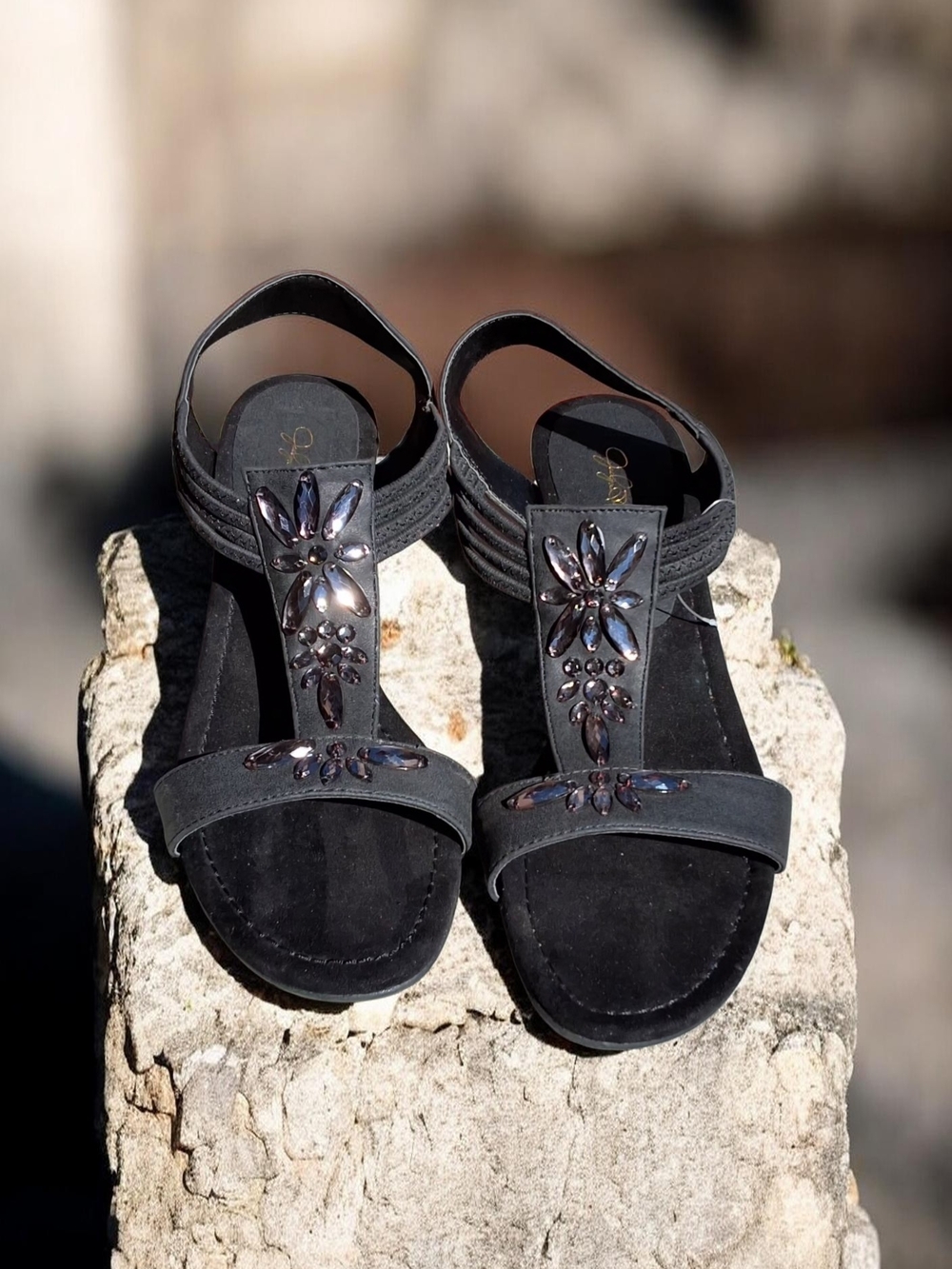 Jaclyn Smith Edina Black Faux Suede Rhinestone T-Strap Wedge Sandals Size 9